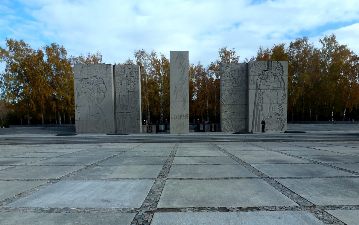 Сквер Монумент Славы в Новосибирске